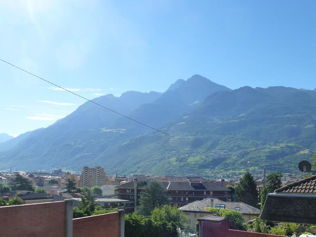 La Betulla Appartamento Confortevole Wifi E Parking Free Aosta Exterior foto